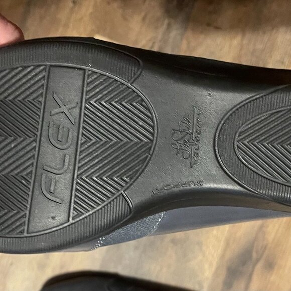 LIFESTRIDE Velocity 2.0 Black Faux Leather Slip-On Loafers - Picture 2 of 6